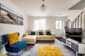 GuestReady - Serene 2BR Home w Yard & Parking - Sleeps up to 6